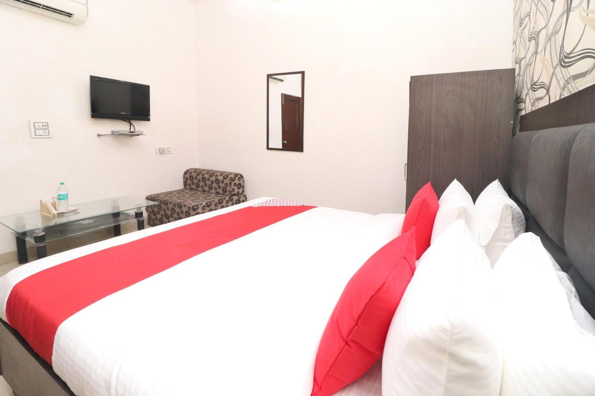 Oyo Hotel Kailash Regency Лудхиана Экстерьер фото